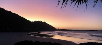Cozy unit under our home, close to beach and beautiful bush walks
