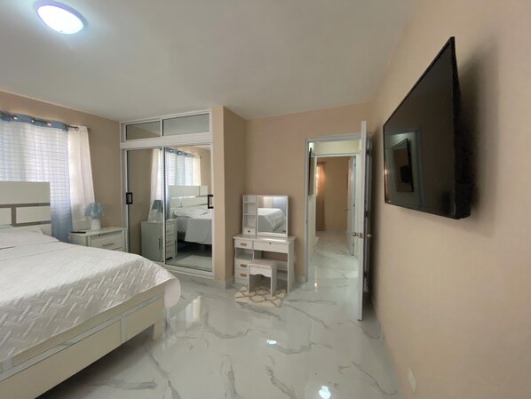 2 bedrooms, iron/ironing board, free WiFi, bed sheets - Golden apartment Modern Santiago (Santiago de los Caballeros)