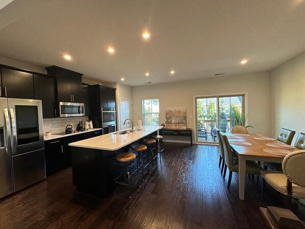 Microwave, oven, stovetop, dishwasher