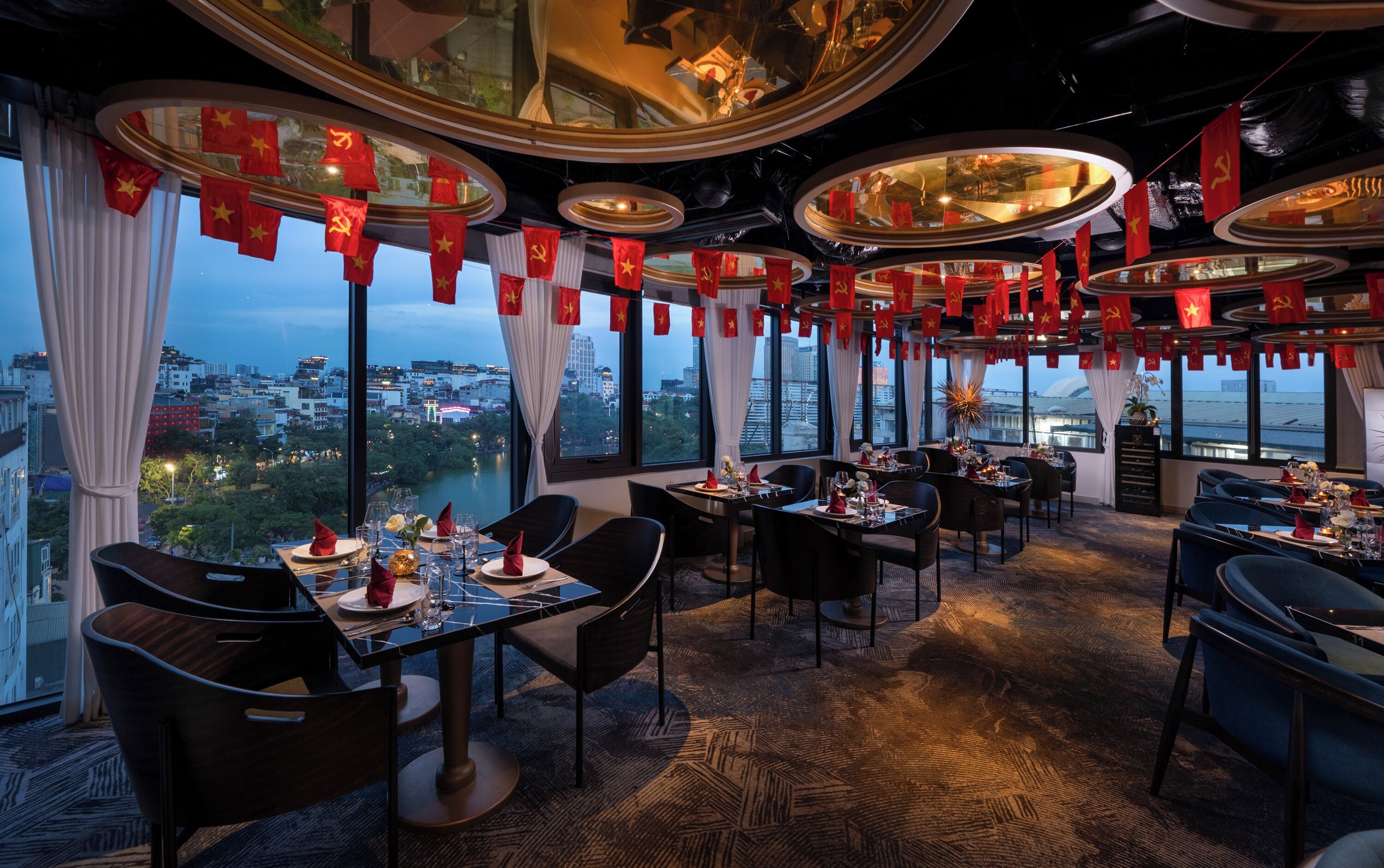 Photo - Le Premier Hotel & Rooftop Bar