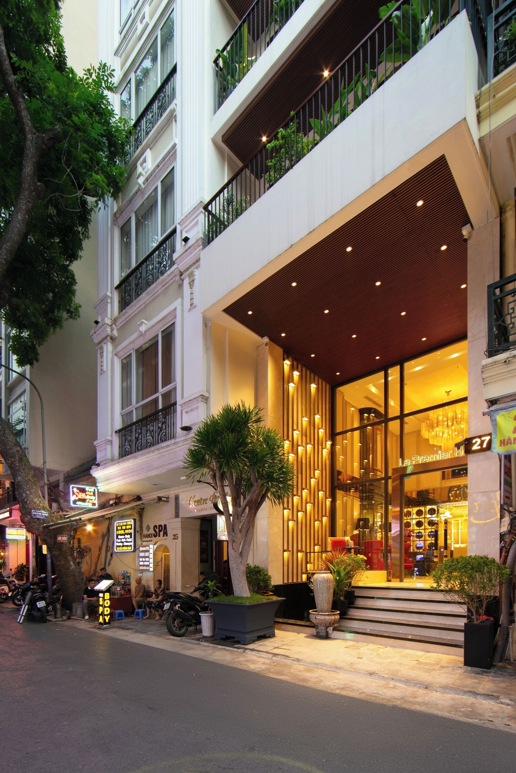 Photo - Le Premier Hotel & Rooftop Bar