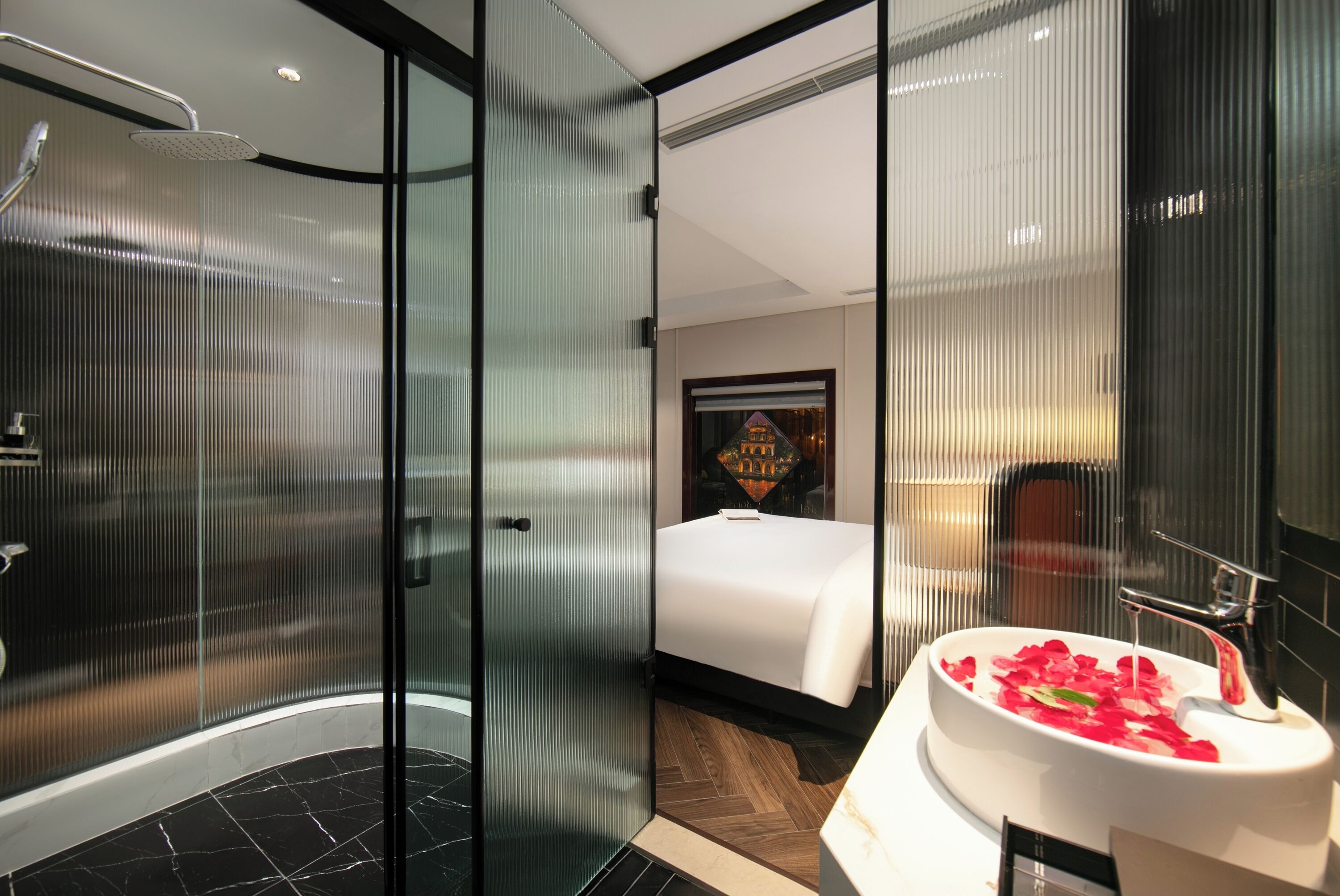 Photo - Le Premier Hotel & Rooftop Bar