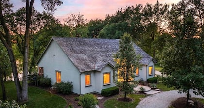 Starved Rock Retreat- 5 min from State Parks!