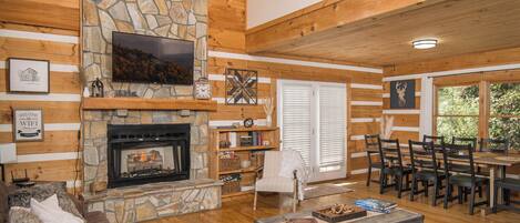 تلفزيون ذكي، مدفأة، كُتُب