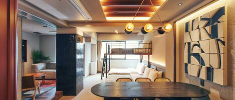 1 bedroom, down duvets, in-room safe, blackout curtains