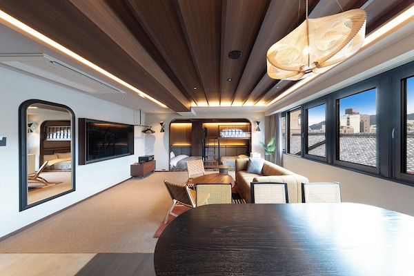 1 quarto, edredons de pluma, cofres nos quartos, cortinas blackout