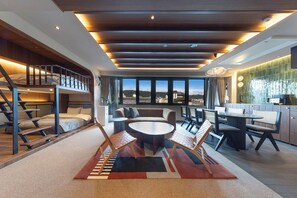 Down duvets, in-room safe, blackout curtains, soundproofing - STITCH HOTEL KYOTO (Kyoto)