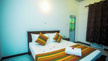 Deluxe-Doppelzimmer, Nichtraucher | Schreibtisch, laptopgeeigneter Arbeitsplatz, schallisolierte Zimmer