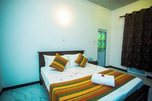 Habitación Deluxe doble, no fumadores | Escritorio y espacio para trabajar con un portátil