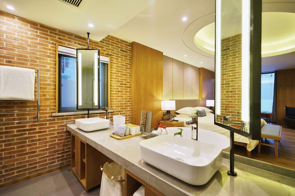 Cozylife Hotel Westlake