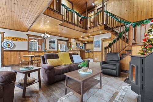 4 Belles Vues-Cozy  retreat in the middle of the forest. Pet-Friendly!