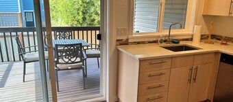 Charming 2-bedroom condo with WiFi in Bellingham