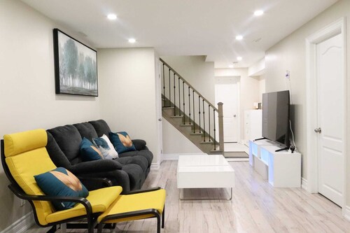 Cozy 3-Bedroom Basement Apartment. Family-friendly! 