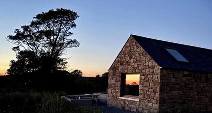 Scenic views -cosy cottage - Sleeps 2- Free Parking