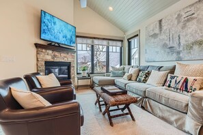 TV connectée, cheminée