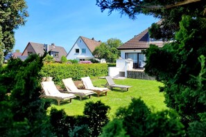 Unclassified image, 3 of 37, button - Beachfront & high-quality vacation accommodation, with garden access and (Scharbeutz)