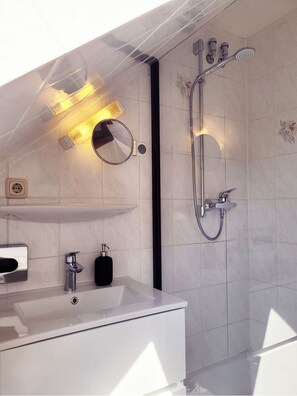 Unclassified image, 3 of 35, button