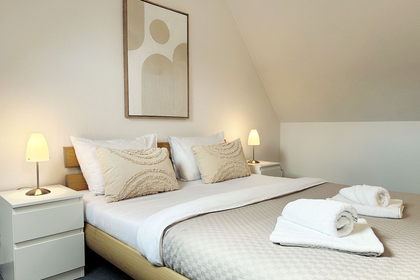 5 habitaciones, tabla de planchar con plancha y wifi 