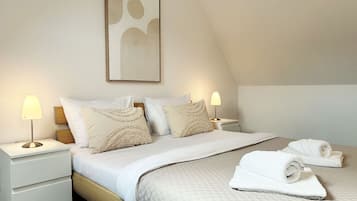 5 bedrooms, iron/ironing board, WiFi