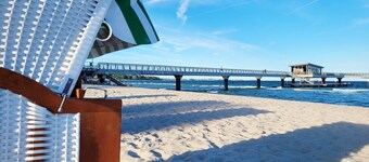 Charming and quiet vacation home - close to the beach and ideal for large groups - with