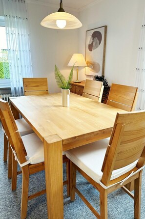 Dining - Charming and quiet vacation home - close to the beach and ideal for large groups - with (Scharbeutz)