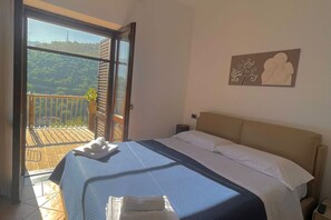 2 Schlafzimmer, BĂŒgeleisen/BĂŒgelbrett, WLAN, BettwĂ€sche