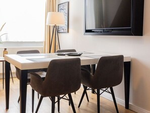 Unclassified image, 5 of 34, button