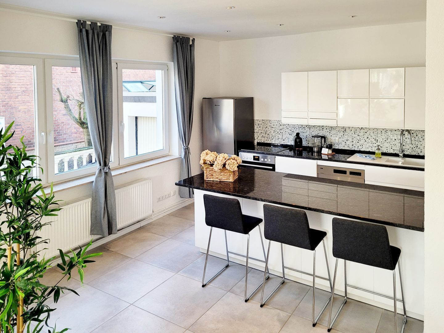 Kühlschrank, Ofen, Herdplatte, Geschirrspüler