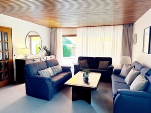 Televisión, tenis de mesa y estéreo 
