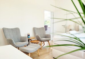 1 dormitori, planxa i posts de planxar i wifi 