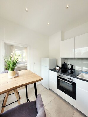 Fridge, oven, stovetop, coffee/tea maker - New gem on the harbor: first-class furnishings and fantastic views (Neustadt in Holstein)