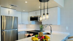 Private kitchen - White Sand Beach House (Car Available) (Honolulu)