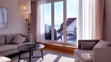 Fernseher, Tischtennisplatte