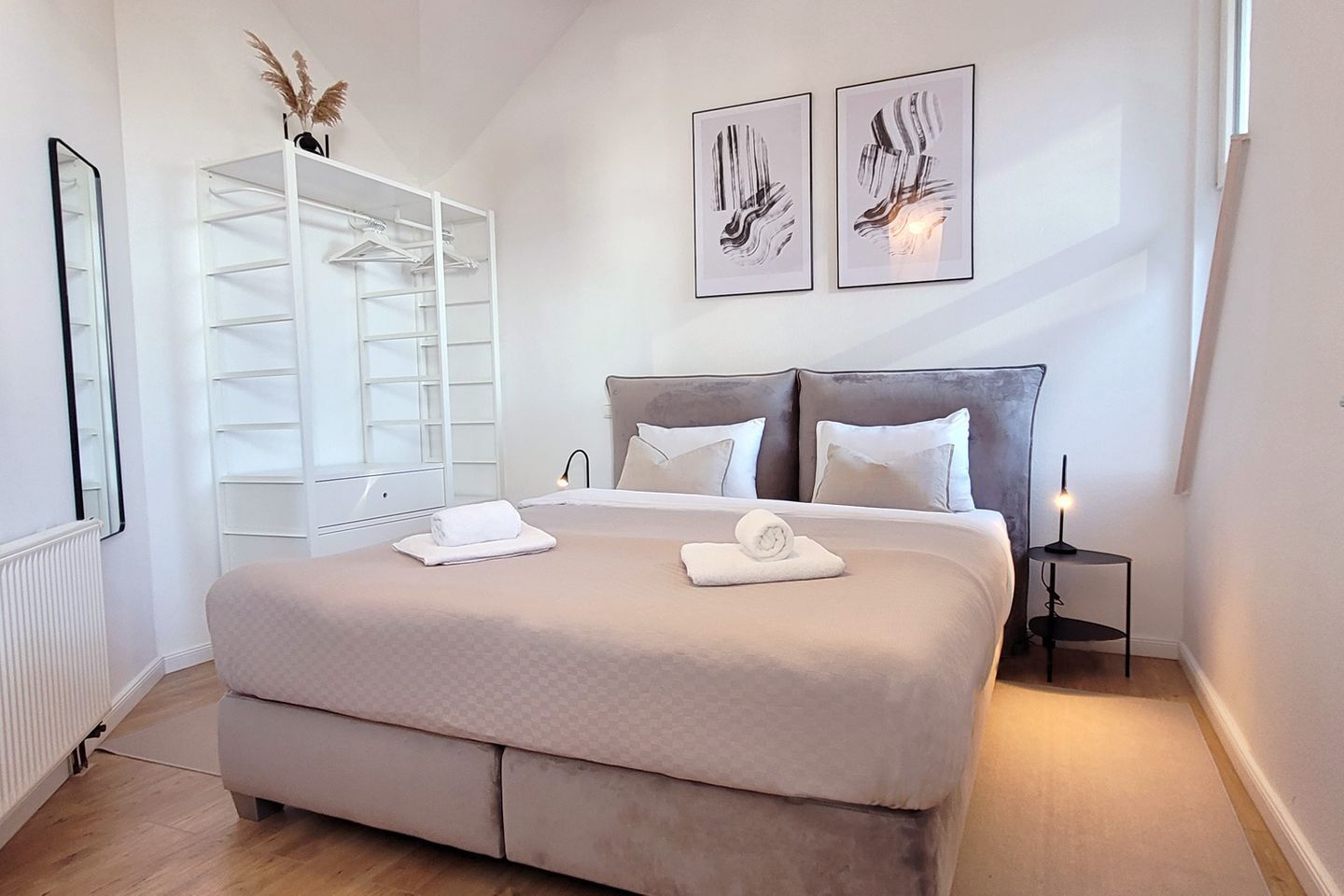 5 bedrooms, desk, iron/ironing board, WiFi