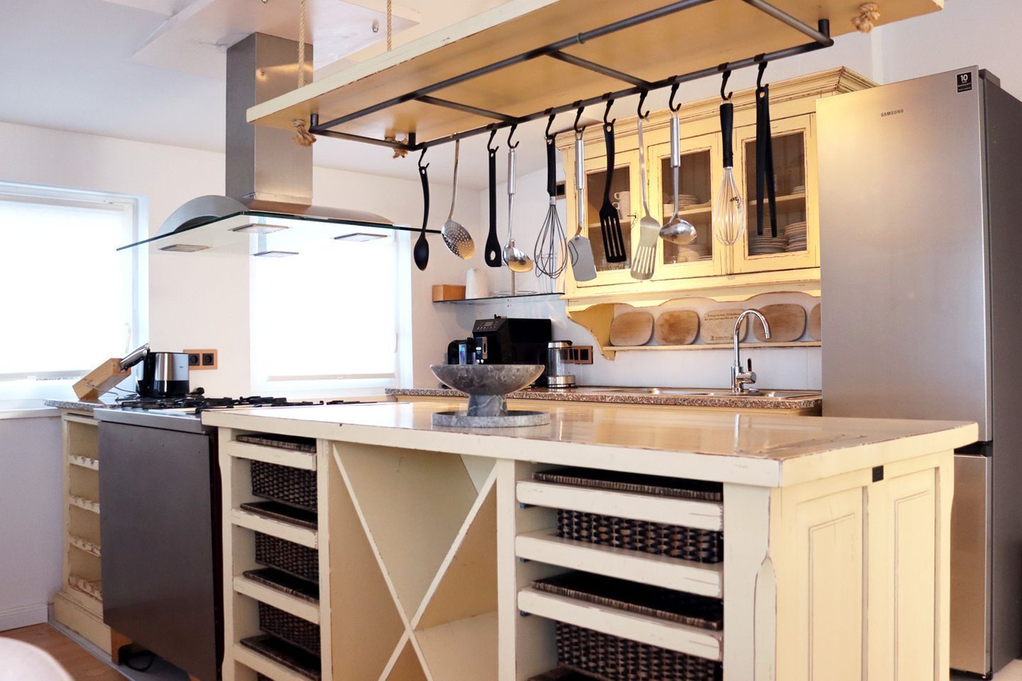 Kühlschrank, Ofen, Herdplatte, Geschirrspüler