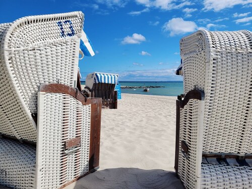Charming apartment with terrace - only 50m to the beach with private parking space