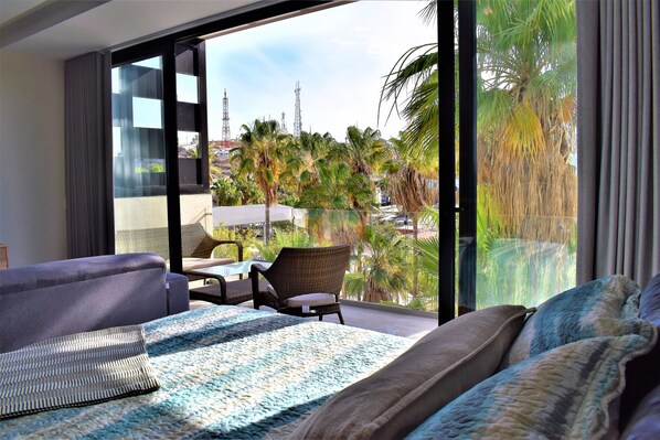 1 soverom, safe på rommet, strykejern/-brett og wi-fi (inkludert)