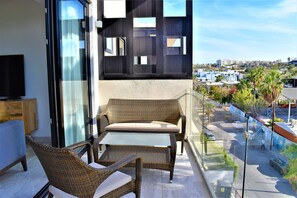 Property grounds - Intimate & Bright Studio w/ Rooftop Pool in the Art District San Jose Del Cabo (San José del Cabo)