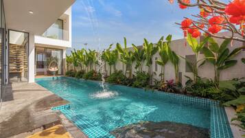 Private pool