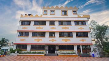 Mặt tiền nơi lưu trú