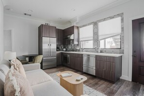 テレビ、ステレオ