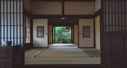 2 hrs from Tokyo. Private Japanese stay with Mt. Fuji views. Long-stay deals.