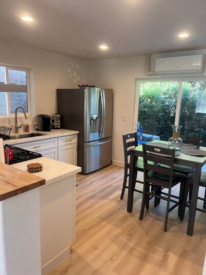 Charming 2- bedroom house close to sequoia national park with EV charging 