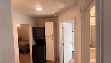 2 bedrooms, in-room safe, desk, iron/ironing board