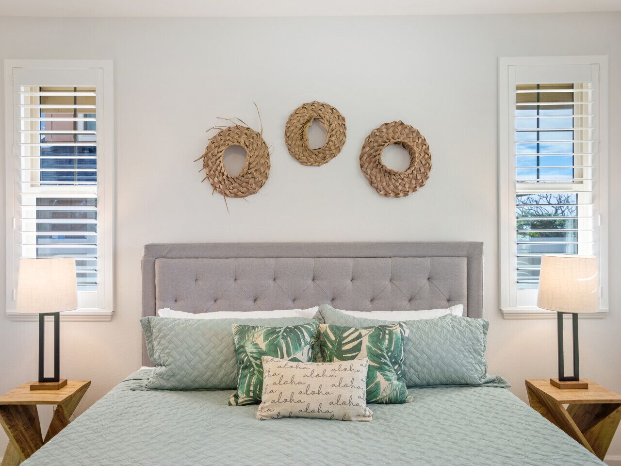 3 bedrooms, desk, iron/ironing board, travel crib