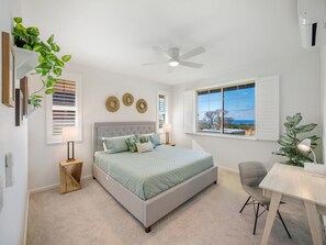 4 Schlafzimmer, Schreibtisch, Bügeleisen/Bügelbrett, Reisekinderbett