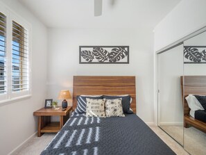 4 bedrooms, desk, iron/ironing board, travel cot