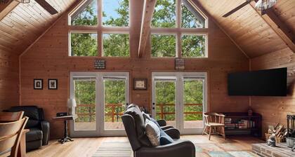 Loft, Wood Stove, Fire Pit, Grill & Deck on Creek
