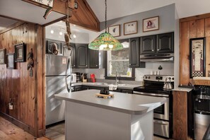 Unclassified image, 4 of 45, button