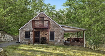 River Access, Loft, Deck, WiFI & Pet Friendly